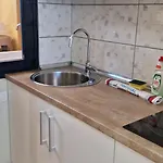 Aloha Apartment *